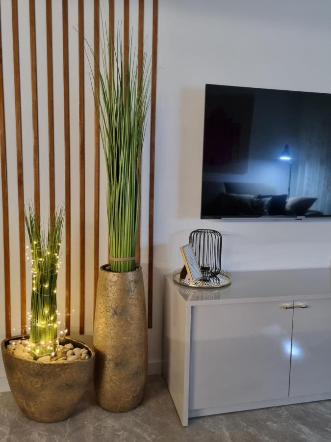 Apartment "50 Shades" With Balcony And Free Parking In The Garage زادار المظهر الخارجي الصورة