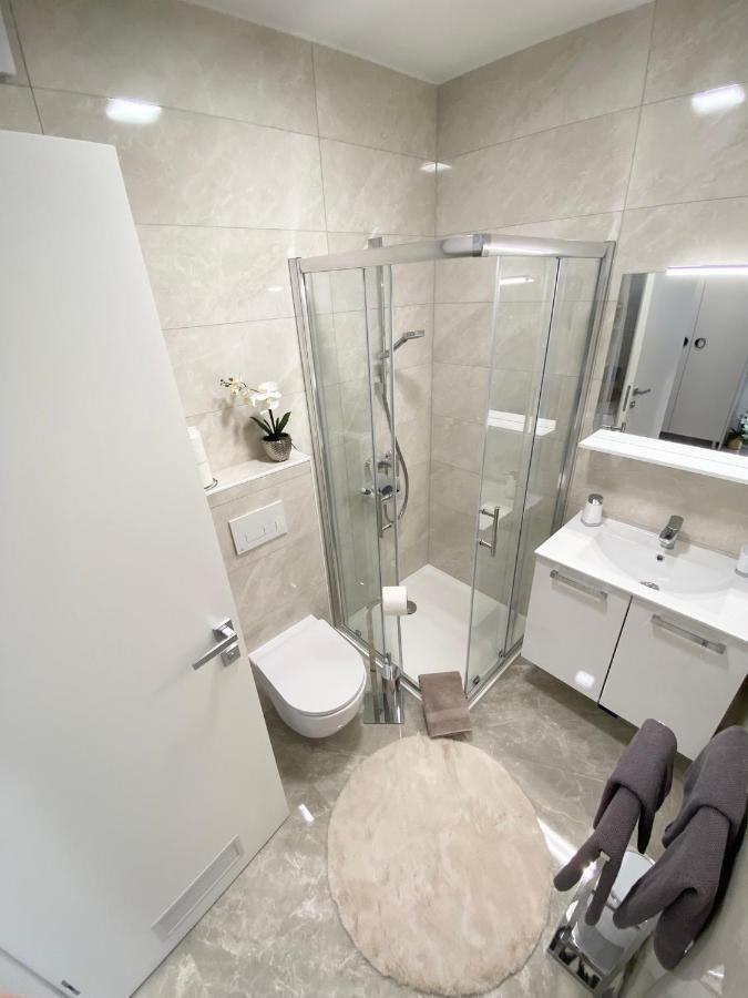 Apartment "50 Shades" With Balcony And Free Parking In The Garage زادار المظهر الخارجي الصورة
