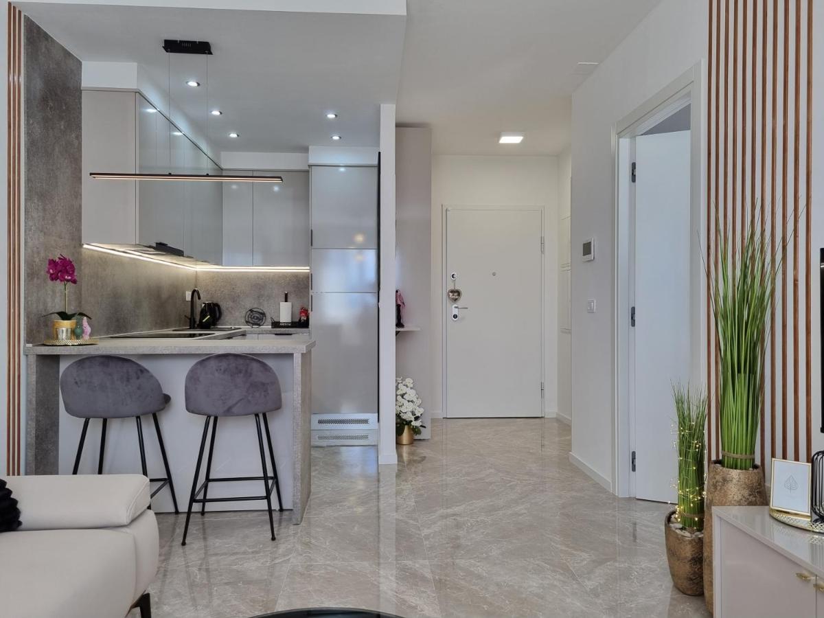 Apartment "50 Shades" With Balcony And Free Parking In The Garage زادار المظهر الخارجي الصورة
