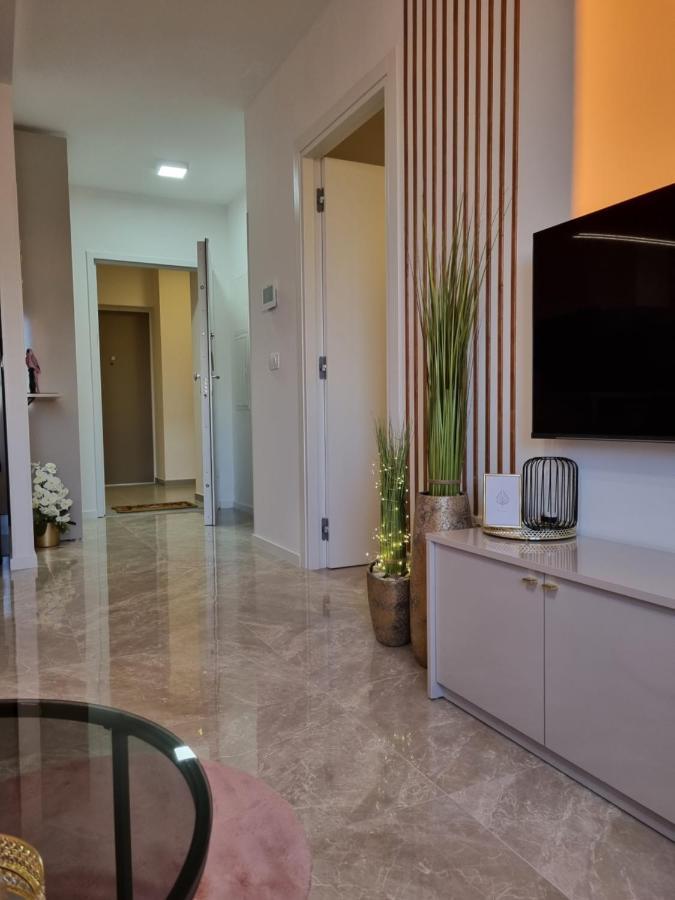 Apartment "50 Shades" With Balcony And Free Parking In The Garage زادار المظهر الخارجي الصورة
